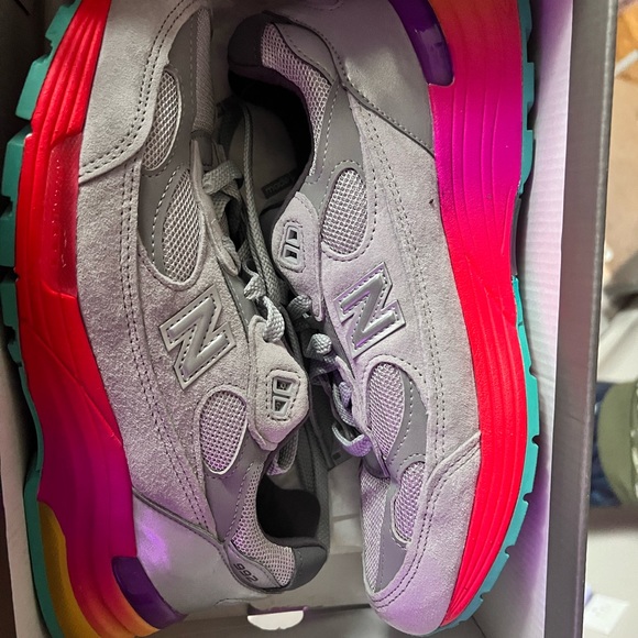 New balance - Picture 2 of 6